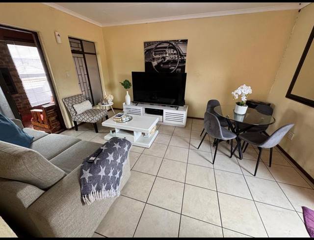 3 BEDROOM TOWNHOUSE FOR SALE IN EDLEEN